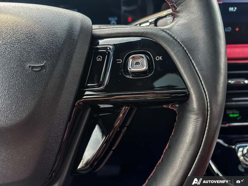USED 2026 Lincoln Corsair Reserve - Harbour Grey Clearcoat Exterior / EBONY/ETERNAL RED, PREMIUM LEATHER-TRIMMED HEATED/VENTILATED CAP Interior - $57,950 - Stock #EP4716 - VIN 5LMCJ2DA0TUL00037 - Photo 16