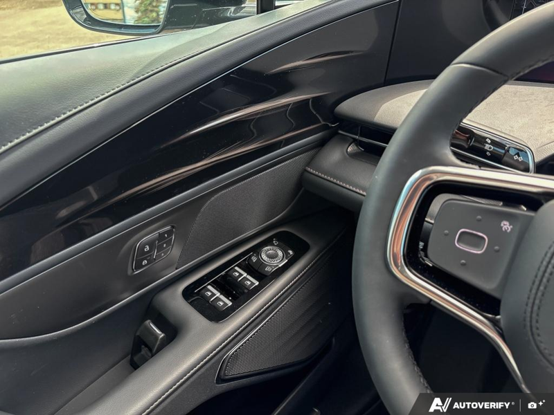 DEMO 2026 Lincoln Nautilus Premiere - Infinite Black Metallic Exterior / ONYX BLACK, LINCOLN SOFT TOUCH HEATED FRONT CAPTAIN'S CHAIRS Interior - $53,884 - Stock #E60736 - VIN 5LMPJ8JA2TJ049693 - Photo 17