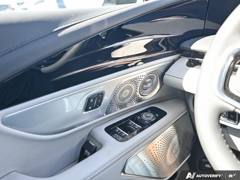 NEW 2026 Lincoln Nautilus Reserve - Gray Matter Met Cc Exterior / SPACE GRAY LEATHER Interior - $74,909 - Stock #E60819 - VIN 5LMPJ8KA0TJ057595 - Photo 17