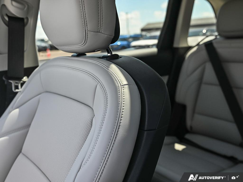 NEW 2026 Lincoln Nautilus Premiere - White Platinum Metallic Tri-coat Exterior / MEDIUM LIGHT SPACE GRAY, LINCOLN SOFT TOUCH HEATED FRONT CAPTAIN Interior - $60,434 - Stock #E60728 - VIN 5LMPJ8JA0TJ050664 - Photo 23