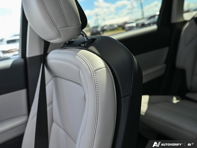 NEW 2026 Lincoln Nautilus Premiere - Infinite Black Metallic Exterior / MEDIUM LIGHT SPACE GRAY, LINCOLN SOFT TOUCH HEATED FRONT CAPTAIN Interior - $59,484 - Stock #E60729 - VIN 5LMPJ8JA5TJ052104 - Photo 23