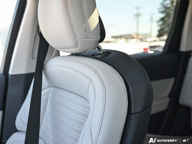 NEW 2026 Lincoln Nautilus Reserve - Gray Matter Met Cc Exterior / SPACE GRAY LEATHER Interior - $74,909 - Stock #E60819 - VIN 5LMPJ8KA0TJ057595 - Photo 23