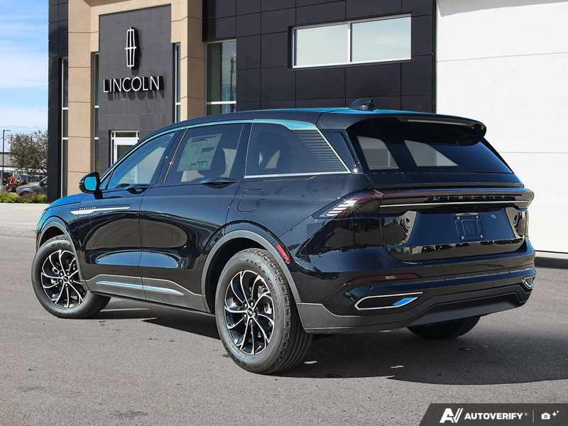 NEW 2026 Lincoln Nautilus Premiere - Infinite Black Metallic Exterior / ONYX BLACK, LINCOLN SOFT TOUCH HEATED FRONT CAPTAIN'S CHAIRS Interior - $55,084 - Stock #E60830 - VIN 5LMPJ8JA0TJ059395 - Photo 4
