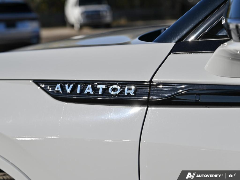 NEW 2027 Lincoln Aviator RESERVE - Avalanche Grey Clearcoat Exterior / HOT CHOCOLATE, PREMIUM LEATHER FRONT CAPTAIN'S CHAIRS Interior - $97,674 - Stock #E70035 - VIN 5LM5J7XC5VGL00961 - Photo 27