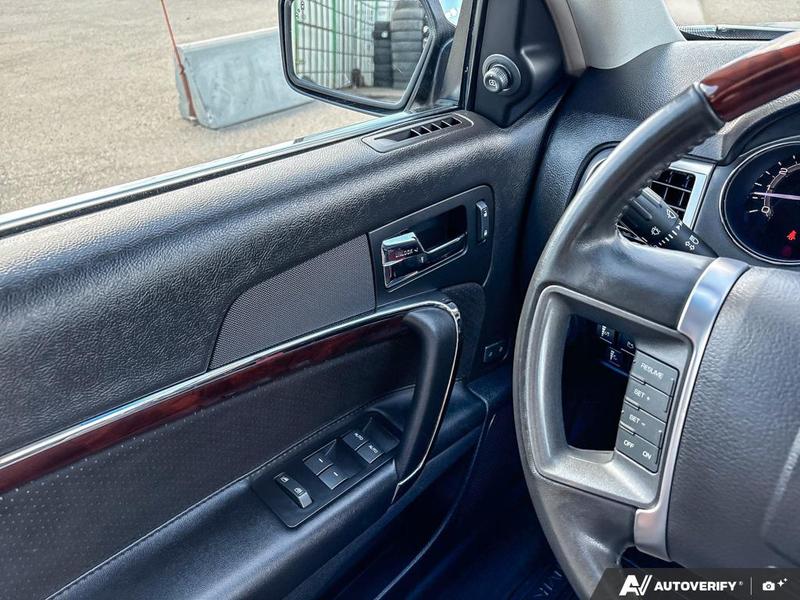 USED 2010 Lincoln MKZ AWD - Silver Exterior / BLACK LEATHER Interior - $15,998 - Stock #EP4707 - VIN 3LNHL2JC6AR627104 - Photo 17