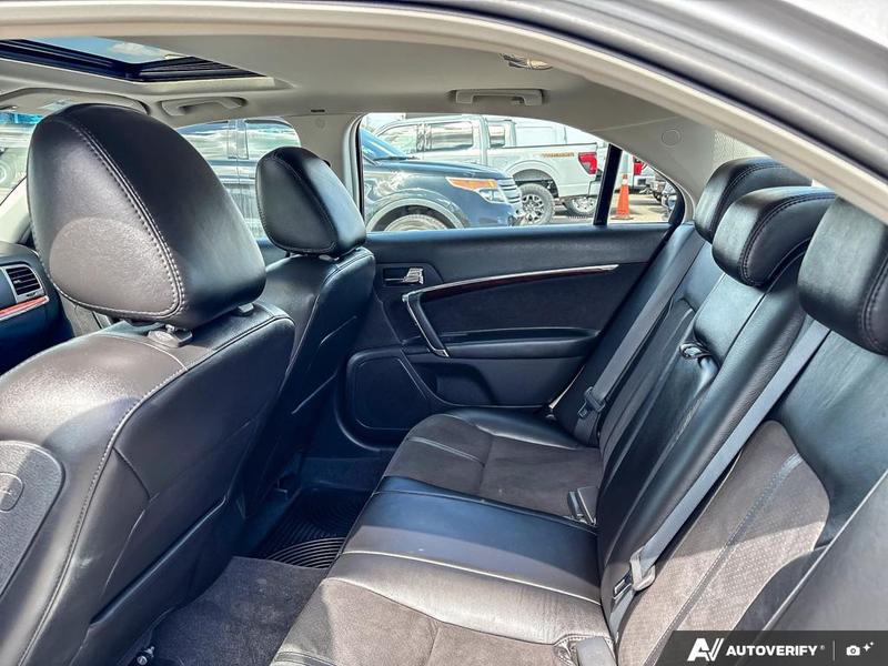 USED 2010 Lincoln MKZ AWD - Silver Exterior / BLACK LEATHER Interior - $15,998 - Stock #EP4707 - VIN 3LNHL2JC6AR627104 - Photo 23