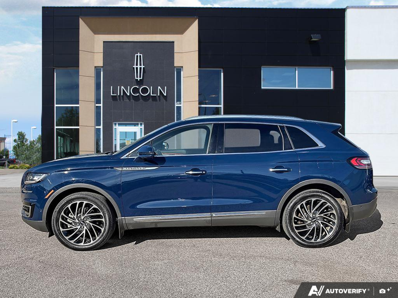 USED 2019 Lincoln Nautilus AWD Reserve - Rhapsody Blue Premium Colourant Exterior / EBONY Interior - $29,950 - Stock #E60489A - VIN 2LMPJ8LP8KBL67054 - Photo 3