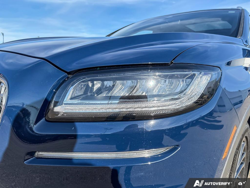 USED 2019 Lincoln Nautilus AWD Reserve - Rhapsody Blue Premium Colourant Exterior / EBONY Interior - $29,950 - Stock #E60489A - VIN 2LMPJ8LP8KBL67054 - Photo 8