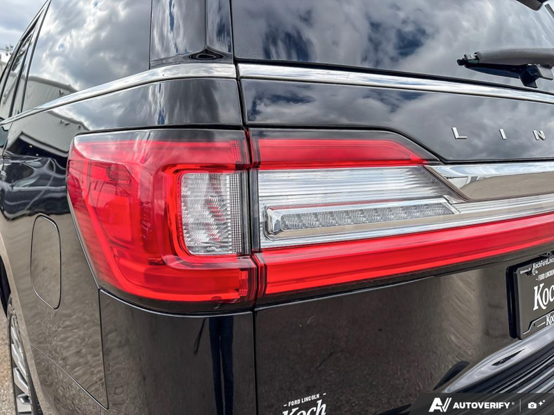 USED 2020 Lincoln Navigator Reserve - Infinite Black Metallic Exterior / RUSSET, HEATED/VENTILATED LUXURY LEATHER BUCKET SEATS Interior - $49,976 - Stock #E60140A - VIN 5LMJJ2LT4LEL14768 - Photo 11