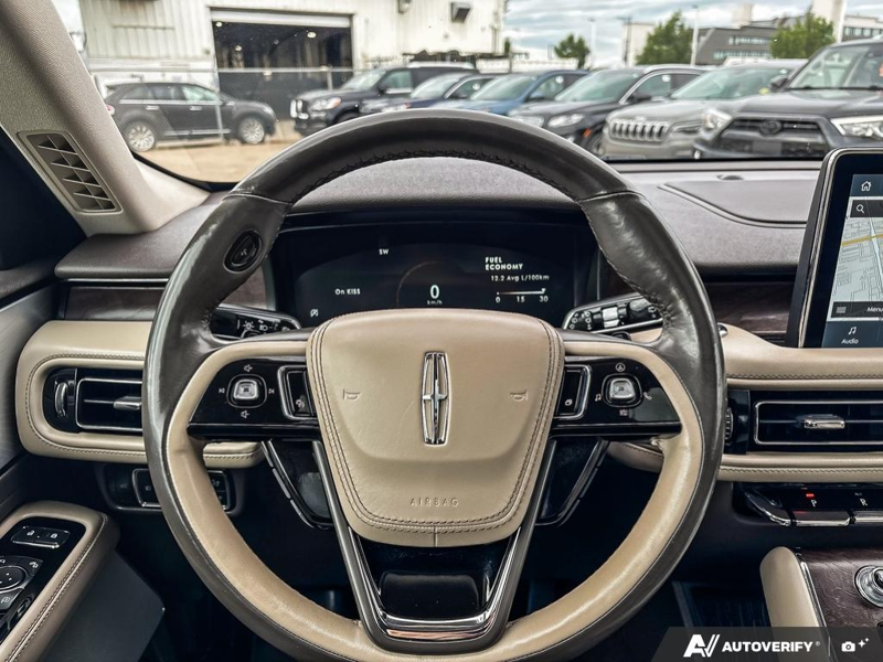 USED 2022 Lincoln Aviator Reserve - Gilded Green Exterior / SANDSTONE LEATHER TRIMMED Interior - $44,937 - Stock #E60261A - VIN 5LM5J7XC2NGL05342 - Photo 14