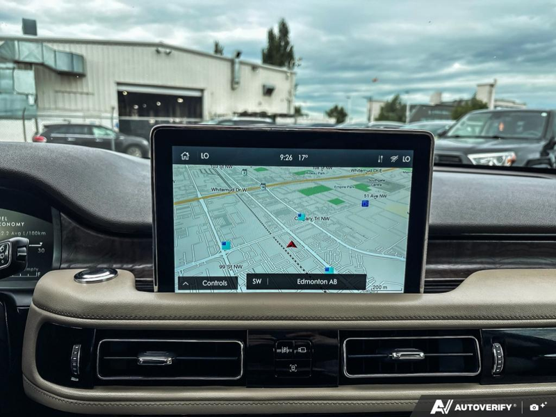 USED 2022 Lincoln Aviator Reserve - Gilded Green Exterior / SANDSTONE LEATHER TRIMMED Interior - $44,937 - Stock #E60261A - VIN 5LM5J7XC2NGL05342 - Photo 19