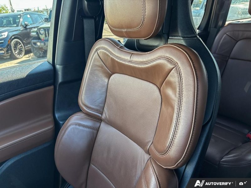 USED 2022 Lincoln Aviator Reserve - Infinite Black Metallic Exterior / ROAST, PREMIUM LEATHER HEATED/VENTILATED CAPTAIN'S CHAIRS Interior - $37,888 - Stock #E60697A - VIN 5LM5J7XC2NGL16955 - Photo 20