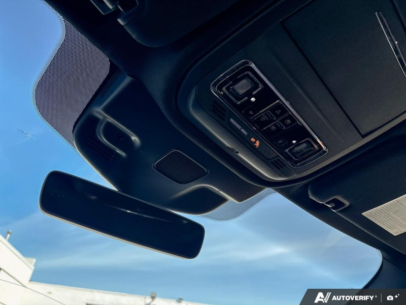 USED 2022 Lincoln Aviator Reserve - Infinite Black Metallic Exterior / ROAST, PREMIUM LEATHER HEATED/VENTILATED CAPTAIN'S CHAIRS Interior - $37,888 - Stock #E60697A - VIN 5LM5J7XC2NGL16955 - Photo 21