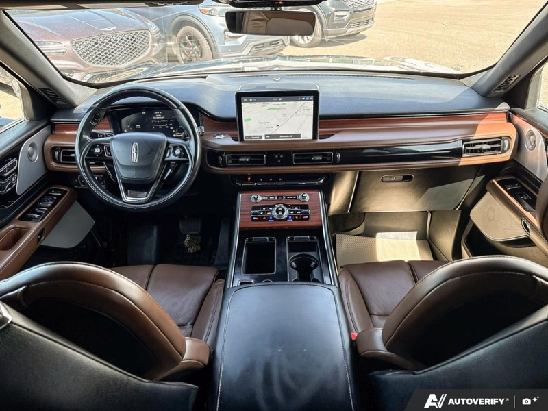 USED 2022 Lincoln Aviator Reserve - Infinite Black Metallic Exterior / ROAST, PREMIUM LEATHER HEATED/VENTILATED CAPTAIN'S CHAIRS Interior - $37,888 - Stock #E60697A - VIN 5LM5J7XC2NGL16955 - Photo 24