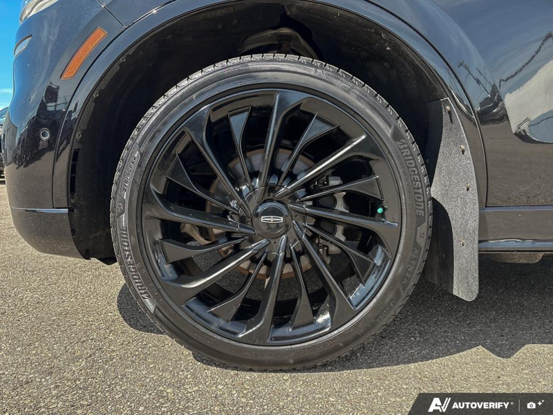USED 2022 Lincoln Aviator Reserve - Infinite Black Metallic Exterior / ROAST, PREMIUM LEATHER HEATED/VENTILATED CAPTAIN'S CHAIRS Interior - $37,888 - Stock #E60697A - VIN 5LM5J7XC2NGL16955 - Photo 6