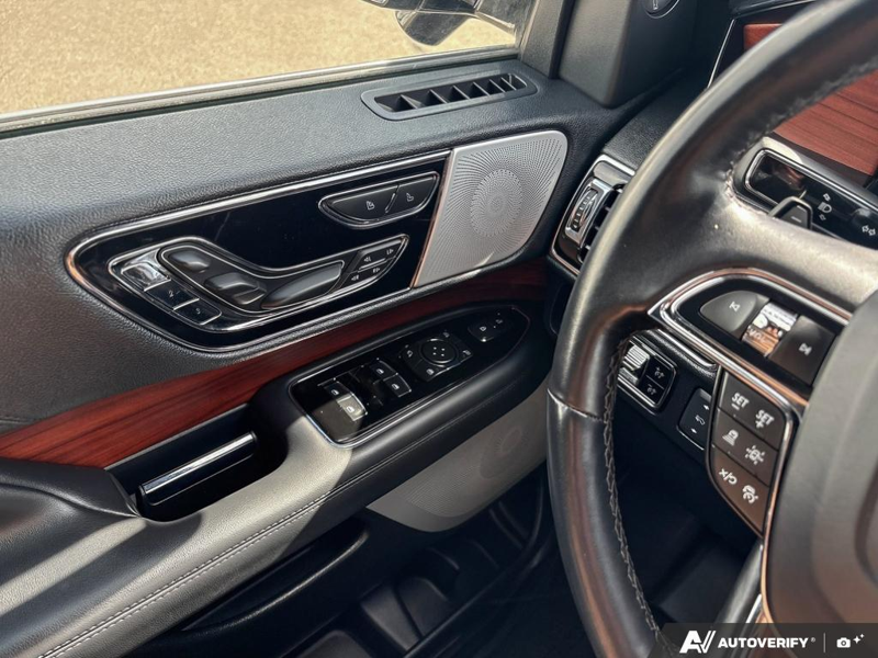 USED 2023 Lincoln Navigator L Reserve - Infinite Black Metallic Exterior / BLACK ONYX LEATHER Interior - $75,937 - Stock #EL525 - VIN 5LMJJ3LG8PEL05201 - Photo 17