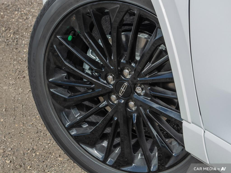 DEMO 2024 Lincoln Corsair Reserve - Pristine White Metallic Tri-coat Exterior / EBONY LEATHER TRIMMED Interior - $52,719 - Stock #E41226 - VIN 5LMCJ2DA8RUL24790 - Photo 10