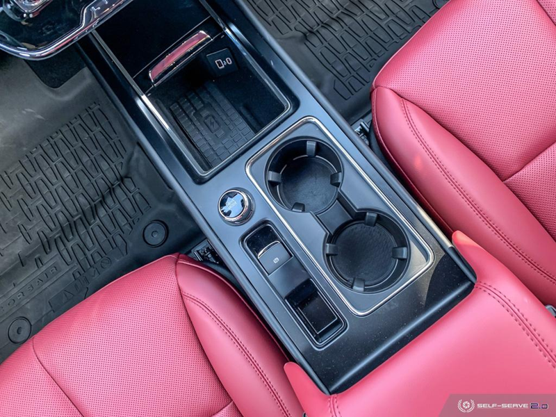 DEMO 2024 Lincoln Corsair Grand Touring - Infinite Black Metallic Exterior / EBONY/ETERNAL RED LEATHER TRIMMED Interior - $46,934 - Stock #E40219 - VIN 5LMTJ5DZ4RUL05161 - Photo 18