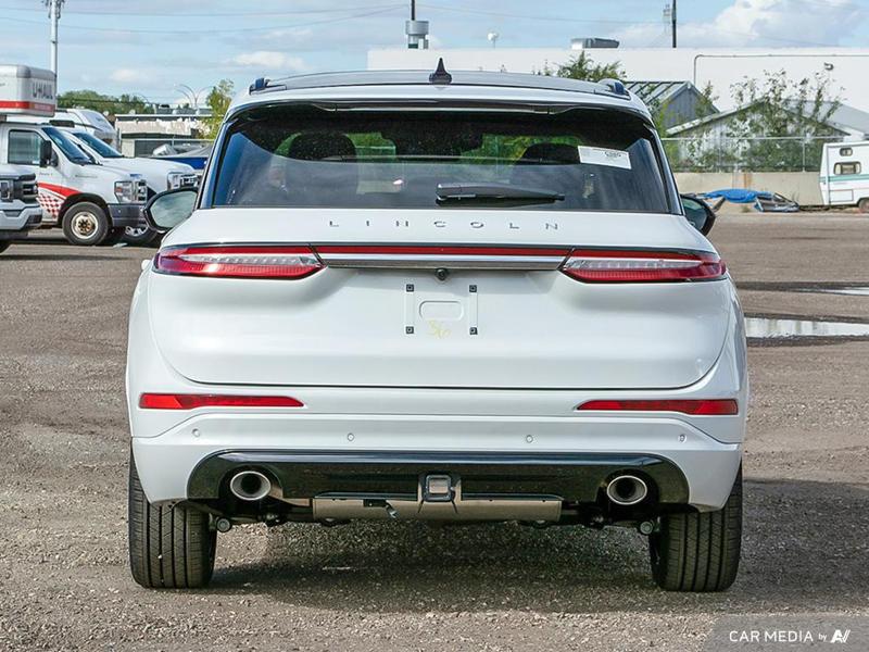 DEMO 2024 Lincoln Corsair Reserve - Pristine White Metallic Tri-coat Exterior / EBONY LEATHER TRIMMED Interior - $52,719 - Stock #E41226 - VIN 5LMCJ2DA8RUL24790 - Photo 5