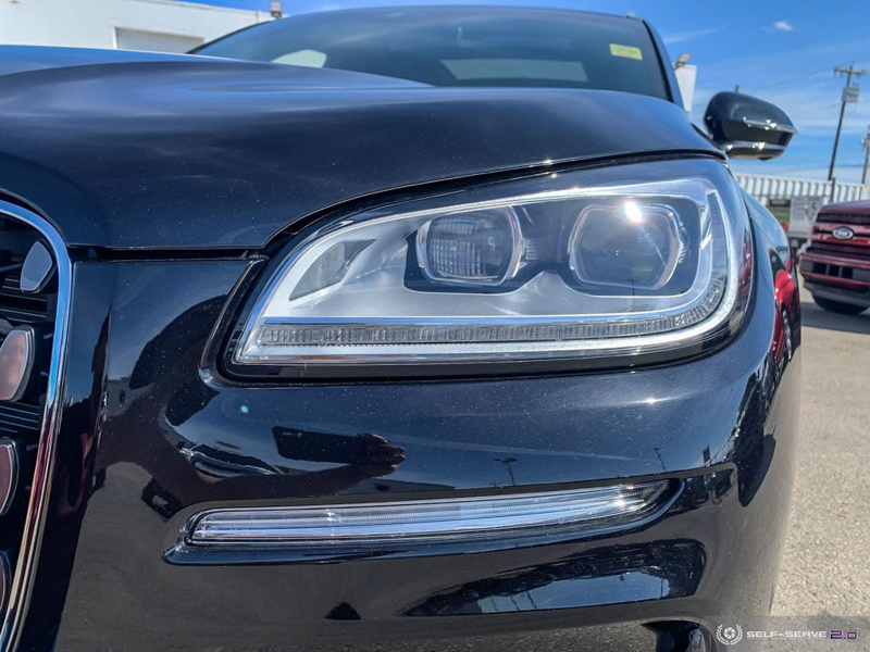 DEMO 2024 Lincoln Corsair Grand Touring - Infinite Black Metallic Exterior / EBONY/ETERNAL RED LEATHER TRIMMED Interior - $46,934 - Stock #E40219 - VIN 5LMTJ5DZ4RUL05161 - Photo 8