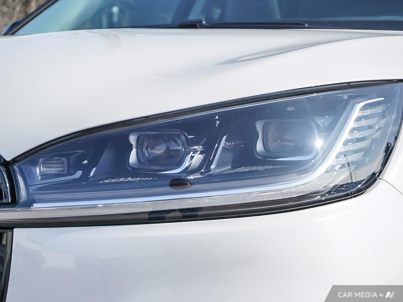 DEMO 2025 Lincoln Aviator Reserve - Pristine White Metallic Tri-coat Exterior / ONYX PREM LEATHER Interior - $79,669 - Stock #E50654 - VIN 5LM5J7XC3SGL00968 - Photo 10