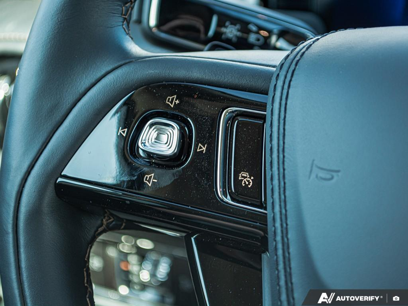 DEMO 2025 Lincoln Aviator Reserve - Crystal White Tricoat Exterior / ONYX PREM LEATHER Interior - $87,684 - Stock #E50919 - VIN 5LM5J7XC0SGL26542 - Photo 18