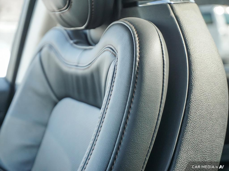 DEMO 2025 Lincoln Aviator Reserve - Pristine White Metallic Tri-coat Exterior / ONYX PREM LEATHER Interior - $79,669 - Stock #E50654 - VIN 5LM5J7XC3SGL00968 - Photo 23