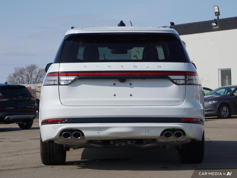 DEMO 2025 Lincoln Aviator Reserve - Pristine White Metallic Tri-coat Exterior / ONYX PREM LEATHER Interior - $79,669 - Stock #E50654 - VIN 5LM5J7XC3SGL00968 - Photo 5