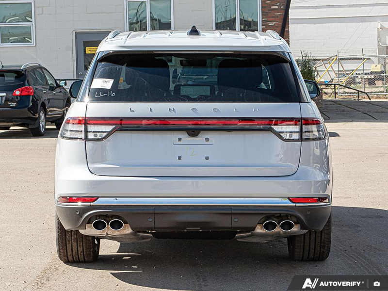 DEMO 2025 Lincoln Aviator Reserve - Crystal White Tricoat Exterior / ONYX PREM LEATHER Interior - $87,684 - Stock #E50919 - VIN 5LM5J7XC0SGL26542 - Photo 5