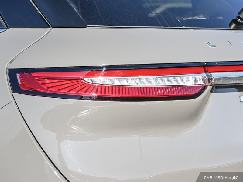 DEMO 2025 Lincoln Corsair Grand Touring - Harbor Gray Met Cc Exterior / LIGHT SMOKED TRUFFLE, PREMIUM LEATHER-TRIMMED HEATED CAPTAIN'S C Interior - $56,709 - Stock #E50077 - VIN 5LMTJ5DZ9SUL02410 - Photo 12