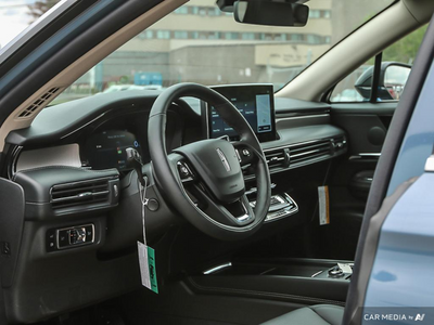 2025 Lincoln Corsair Grand Touring 1