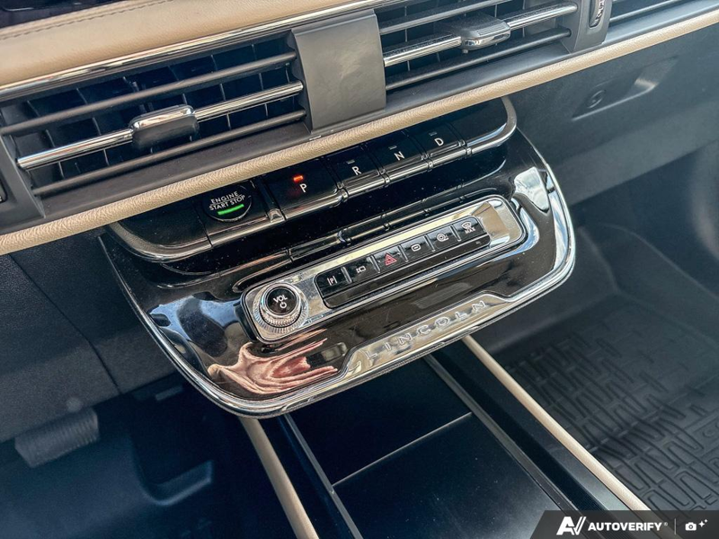 USED 2025 Lincoln Corsair Grand Touring - Harbor Gray Met Cc Exterior / LIGHT SMOKED TRUFFLE, PREMIUM LEATHER-TRIMMED HEATED CAPTAIN'S C Interior - $53,604 - Stock #EP4776 - VIN 5LMTJ5DZ9SUL02410 - Photo 18