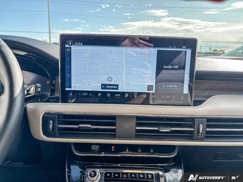 USED 2025 Lincoln Corsair Grand Touring - Harbor Gray Met Cc Exterior / LIGHT SMOKED TRUFFLE, PREMIUM LEATHER-TRIMMED HEATED CAPTAIN'S C Interior - $53,604 - Stock #EP4776 - VIN 5LMTJ5DZ9SUL02410 - Photo 19