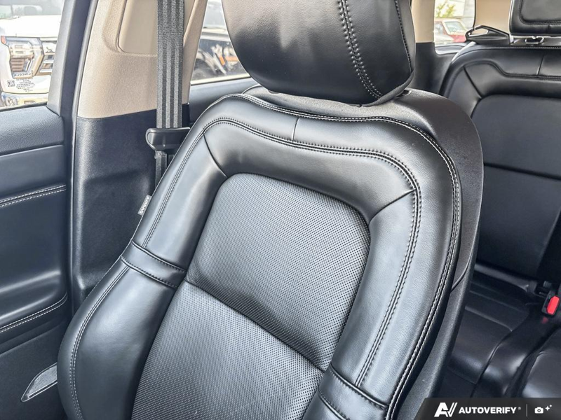 USED 2025 Lincoln Corsair Grand Touring - Infinite Black Metallic Clearcoat Exterior / EBONY, PREMIUM LEATHER-TRIMMED HEATED CAPTAIN'S CHAIRS Interior - $50,908 - Stock #EP4719 - VIN 5LMTJ5DZ1SUL12154 - Photo 20