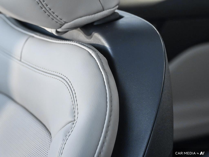 DEMO 2025 Lincoln Corsair Grand Touring - Harbor Gray Met Cc Exterior / LIGHT SMOKED TRUFFLE, PREMIUM LEATHER-TRIMMED HEATED CAPTAIN'S C Interior - $56,709 - Stock #E50077 - VIN 5LMTJ5DZ9SUL02410 - Photo 23