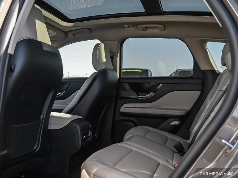 DEMO 2025 Lincoln Corsair Grand Touring - Harbor Gray Met Cc Exterior / LIGHT SMOKED TRUFFLE, PREMIUM LEATHER-TRIMMED HEATED CAPTAIN'S C Interior - $56,709 - Stock #E50077 - VIN 5LMTJ5DZ9SUL02410 - Photo 24