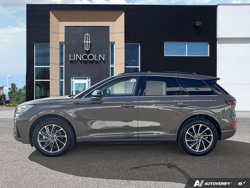 USED 2025 Lincoln Corsair Grand Touring - Harbor Gray Met Cc Exterior / LIGHT SMOKED TRUFFLE, PREMIUM LEATHER-TRIMMED HEATED CAPTAIN'S C Interior - $53,604 - Stock #EP4776 - VIN 5LMTJ5DZ9SUL02410 - Photo 3