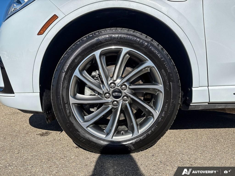 USED 2025 Lincoln Corsair Grand Touring - Crystal White Metallic Clearcoat Exterior / EBONY/ETERNAL RED, PREMIUM LEATHER-TRIMMED HEATED CAPTAIN'S CHAI Interior - $53,967 - Stock #EP4745 - VIN 5LMTJ5DZ8SUL12975 - Photo 6