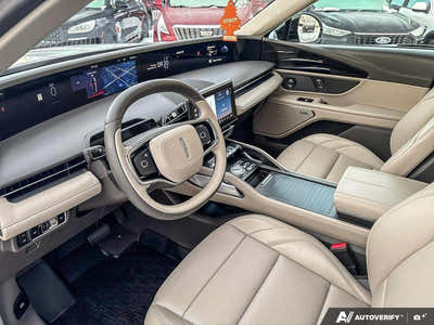 2025 Lincoln Nautilus Premiere Hybrid 1