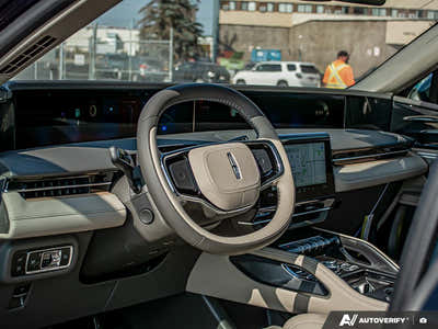 2025 Lincoln Nautilus Reserve Hybrid