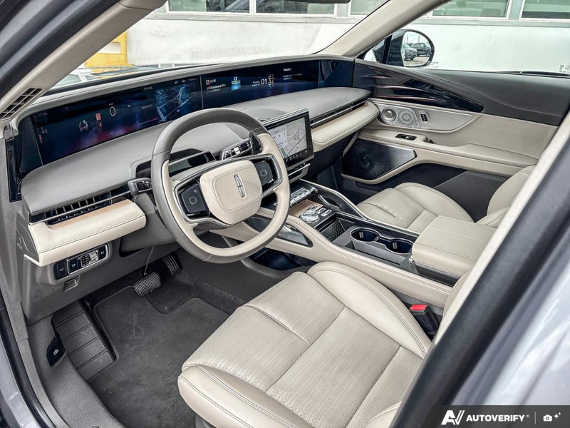 USED 2025 Lincoln Nautilus Reserve - Silver Exterior - $62,955 - Stock #EP4734 - VIN 5LMPJ8KAXSJ973148 - Photo 13