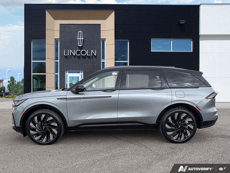 USED 2025 Lincoln Nautilus Reserve - Silver Exterior - $62,955 - Stock #EP4734 - VIN 5LMPJ8KAXSJ973148 - Photo 3