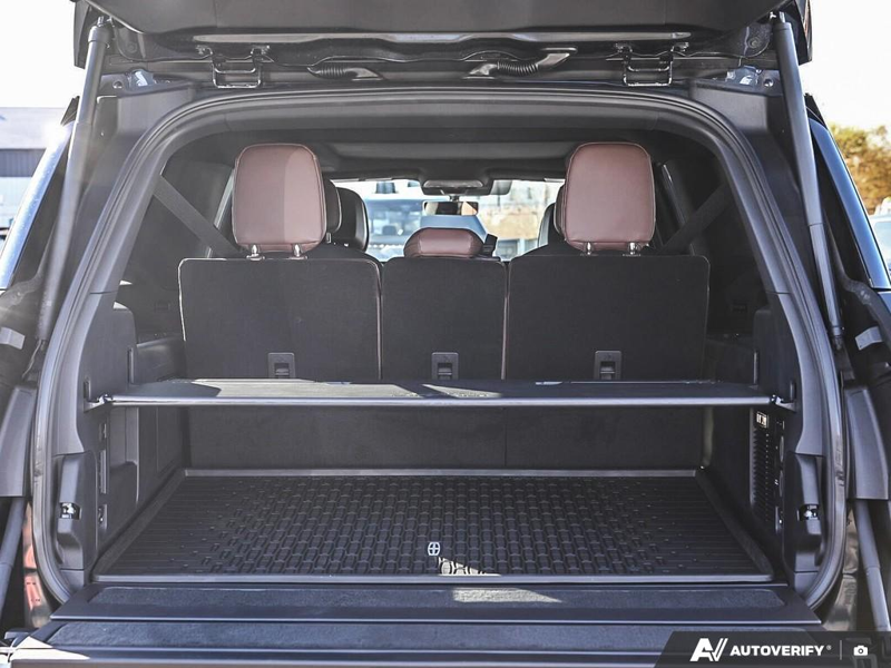 NEW 2025 Lincoln Navigator L Reserve - Flight Blue Clearcoat Exterior / HOT CHOCOLATE LEATHER Interior - $124,989 - Stock #E51320 - VIN 5LMJJ3LG3SEL16762 - Photo 11