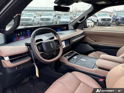 2025 Lincoln Navigator L Black Label 1