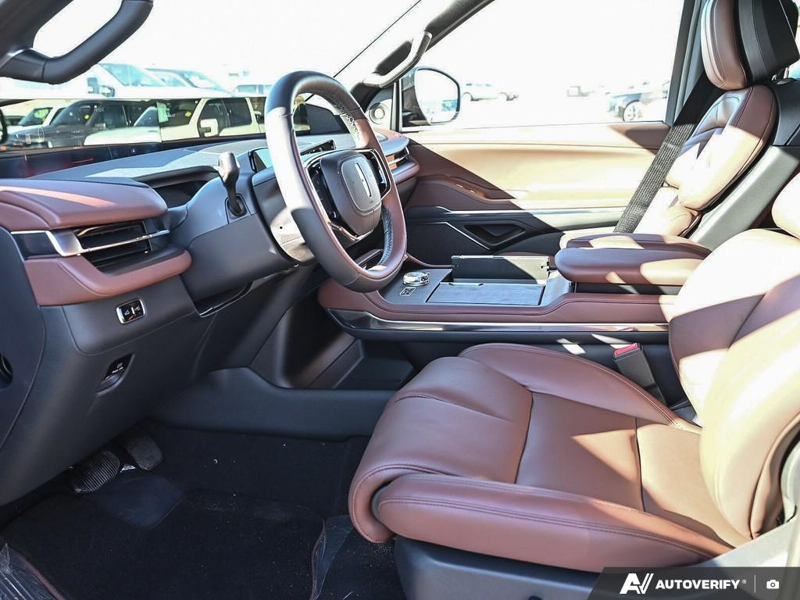 NEW 2025 Lincoln Navigator L Reserve - Flight Blue Clearcoat Exterior / HOT CHOCOLATE LEATHER Interior - $124,989 - Stock #E51320 - VIN 5LMJJ3LG3SEL16762 - Photo 13