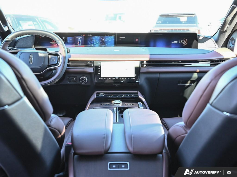 NEW 2025 Lincoln Navigator L Reserve - Flight Blue Clearcoat Exterior / HOT CHOCOLATE LEATHER Interior - $124,989 - Stock #E51320 - VIN 5LMJJ3LG3SEL16762 - Photo 25