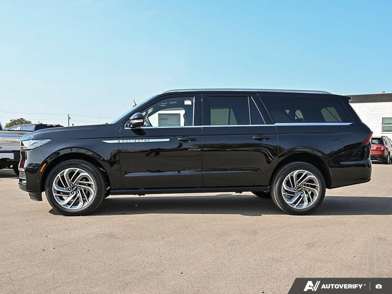 NEW 2025 Lincoln Navigator L Reserve - Infinite Black Metallic Exterior / HOT CHOCOLATE LEATHER Interior - $122,914 - Stock #E51227 - VIN 5LMJJ3LG3SEL14395 - Photo 3