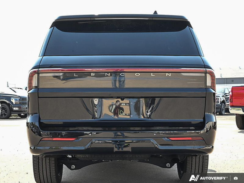 NEW 2025 Lincoln Navigator L Reserve - Infinite Black Metallic Exterior / HOT CHOCOLATE LEATHER Interior - $122,914 - Stock #E51227 - VIN 5LMJJ3LG3SEL14395 - Photo 5