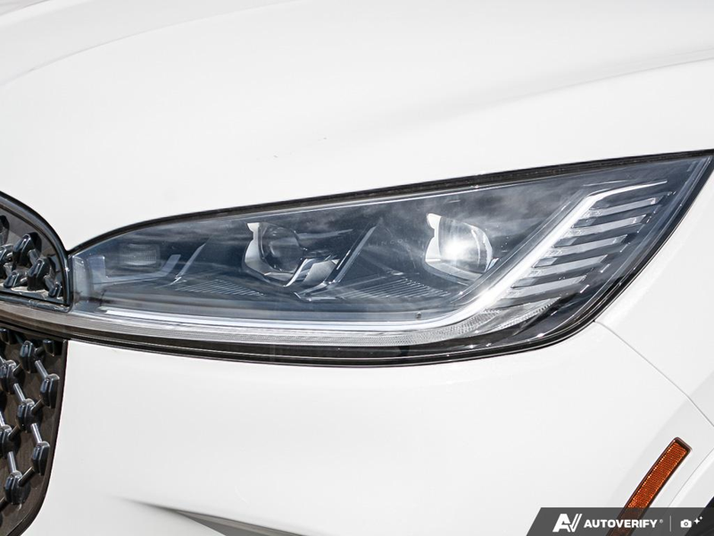 NEW 2026 Lincoln Aviator Reserve - Pristine White Metallic Tri-coat Exterior / LIGHT SPACE GRAY PREM LEATHER Interior - $98,894 - Stock #E60261 - VIN 5LM5J7XC4TGL08918 - Photo 10
