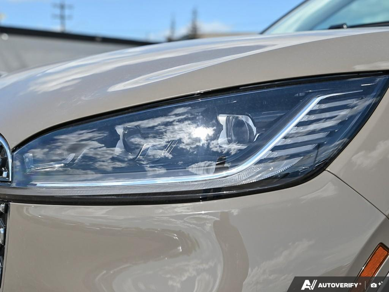 NEW 2026 Lincoln Aviator Reserve - Harbor Gray Met Cc Exterior / LIGHT SPACE GRAY PREM LEATHER Interior - $91,469 - Stock #E60718 - VIN 5LM5J7XC3TGL18517 - Photo 10